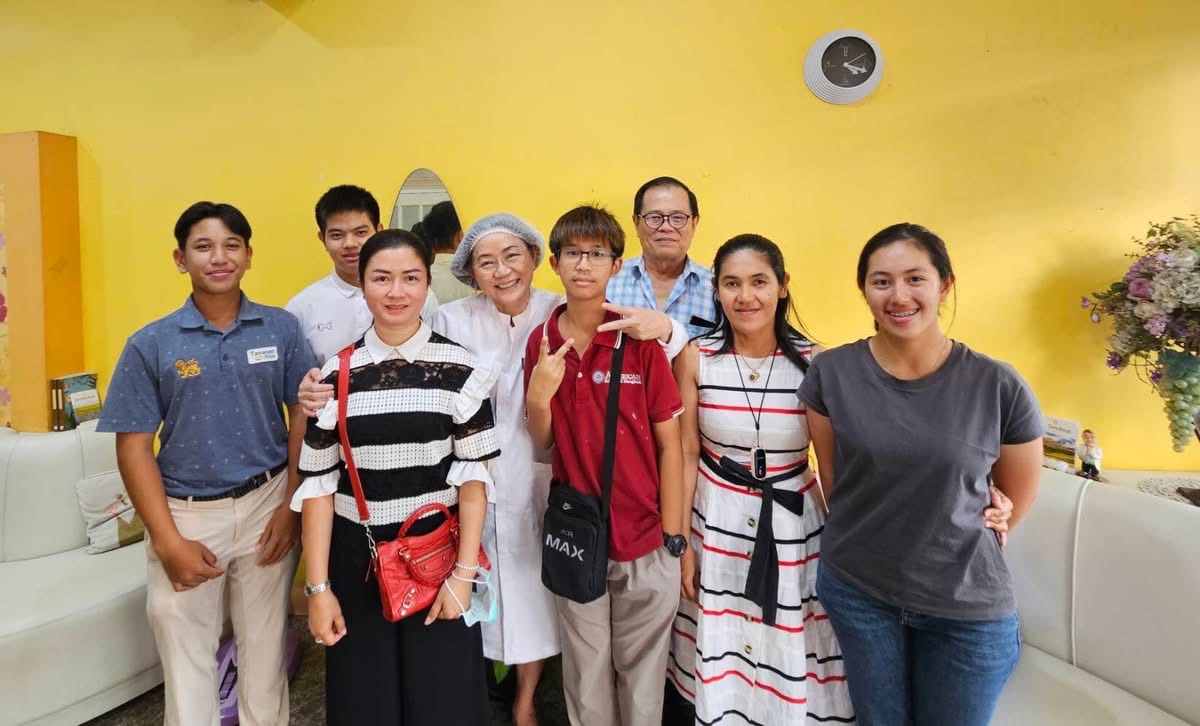 Happy patient at @Bangkok Dental